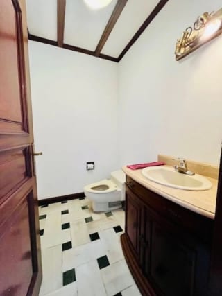 Zona 14 La Villa Vendo casa adentro garita para vivienda u oficinas — Casa en Venta en Zona 14, Guatemala, Ciudad — miniatura 6 de 8