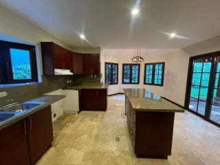 Muxbal Casa Venta, 554 MTS2, 3 Dormitorios, Estudio o Dormitorio con Baño Completo $650,000 — Casa en Venta en Muxbal, Guatemala, Ciudad — miniatura 2 de 13