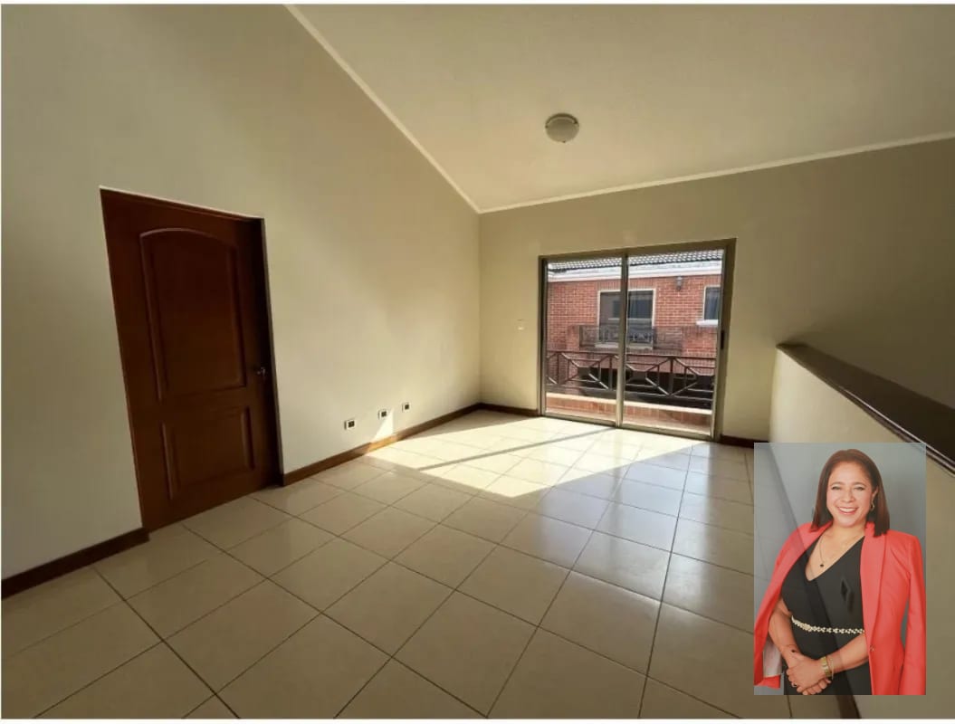 Amplia casa en venta en residencial Villas de Jacarandas de Cayala — Casa en Venta en Jacarandas de Cayalá, Zona 16, Guatemala, Ciudad — foto 5 de 17