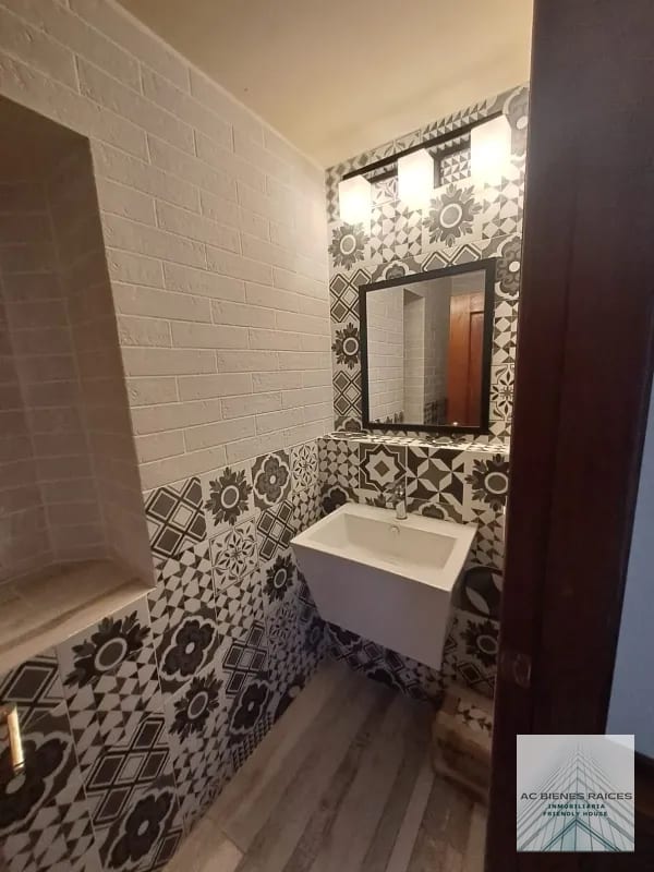Lujoso apartamento en L Excellence zona 14 — Apartamento en Alquiler en L'Excellence, Zona 14, Guatemala, Ciudad — foto 12 de 16
