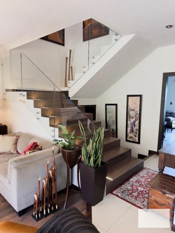 Casa en venta en residencial Jardines de San Isidro zona 16 — Casa en Venta en Jardines de San Isidro, Zona 16, Guatemala, Ciudad — foto 10 de 12