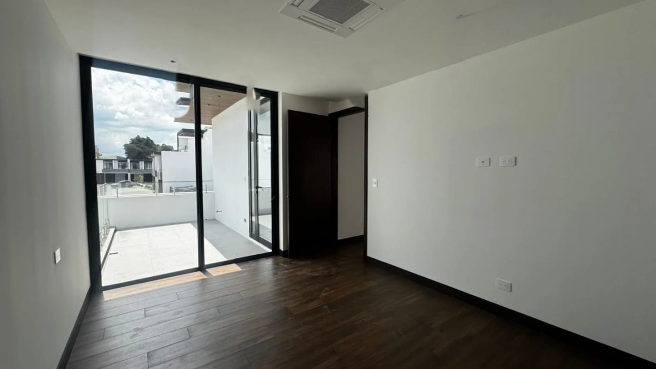 Casa en Renta para Estrenar Zona 10 — Casa en Alquiler en Zona 10, Guatemala, Ciudad — foto 8 de 14
