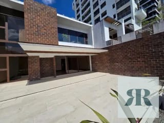*Casa en Venta Vista Hermosa II, dentro de garita, 4 dormitorios* — Casa en Venta en Vista Hermosa I, Zona 15, Guatemala, Ciudad — miniatura 1 de 11