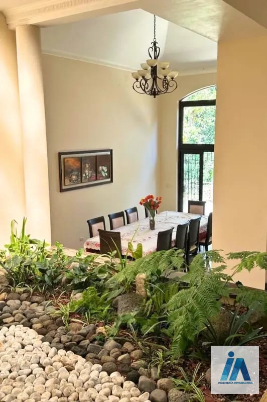 CASA EN VENTA📍Condominio El Encinal, Mixco Destaca por sus finos acabados — Casa en Venta en Zona 6 Mixco, Guatemala, Ciudad — foto 15 de 17