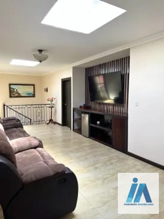 CASA EN VENTA📍Condominio El Encinal, Mixco Destaca por sus finos acabados — Casa en Venta en Zona 6 Mixco, Guatemala, Ciudad — miniatura 8 de 17