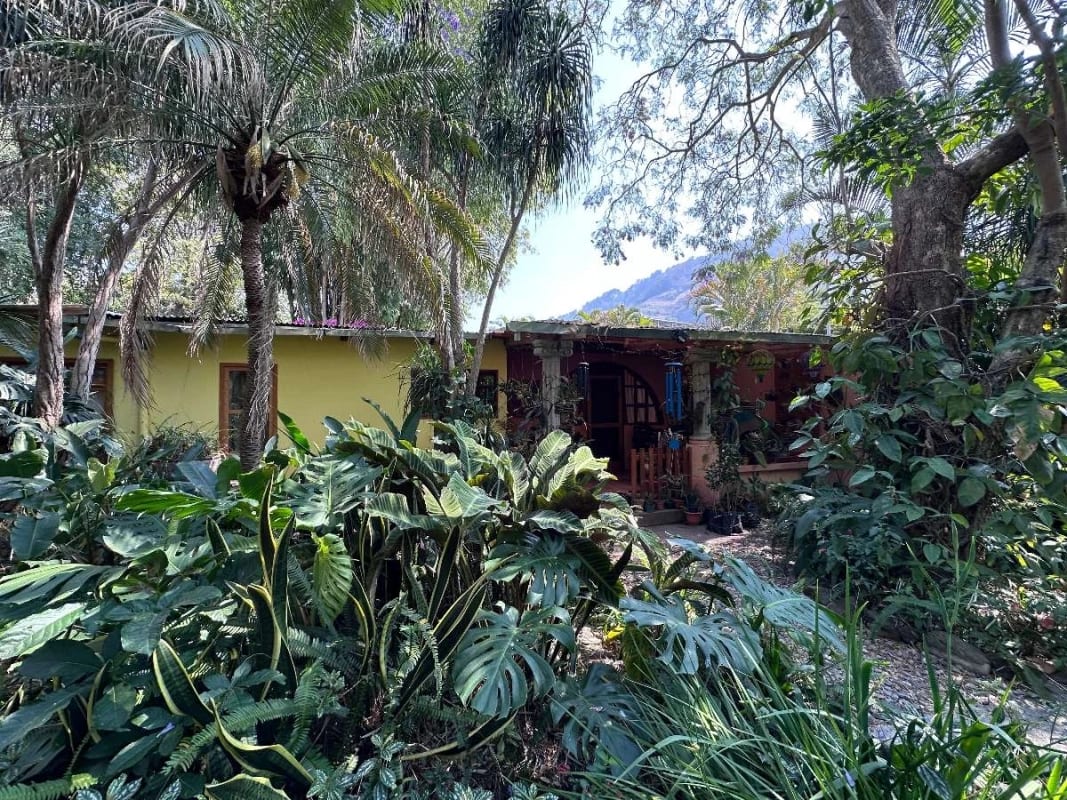 Panajachel propriedad Unica en el centro de Jucanya — Casa en Venta en Panajachel, Sololá — foto 2 de 14