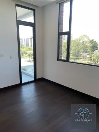 Lindo y amplio apartamento en edificio Echo, zona 14 — Apartamento en Alquiler en Echo, Zona 14, Guatemala, Ciudad — miniatura 6 de 14