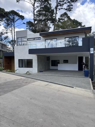Casa nueva en venta en zona 16, con salida por santa Rosalía — Casa en Venta en Legado del Bosque, Carretera a El Salvador, Guatemala, Ciudad — miniatura 3 de 3