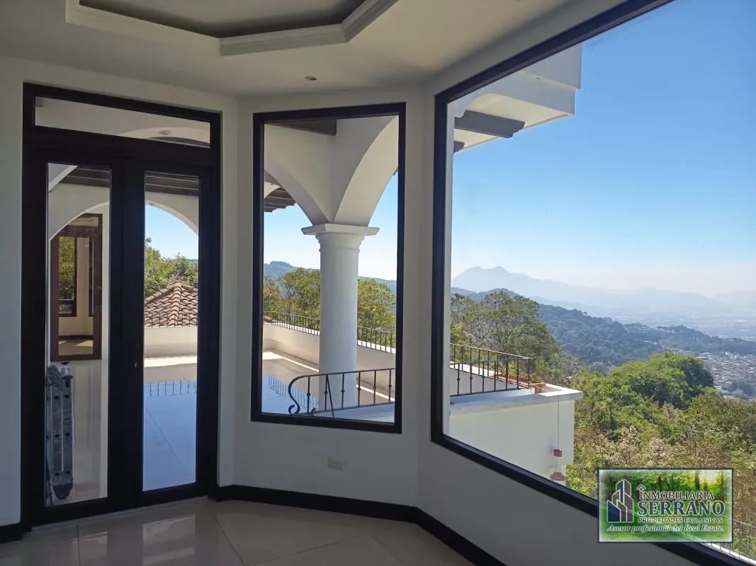Vendo Espectacular Mansión de Lujo en Altos de Montebello. CAES. — Casa en Venta en Santa Catarina Pinula, Carretera a El Salvador, Guatemala, Ciudad — foto 14 de 17