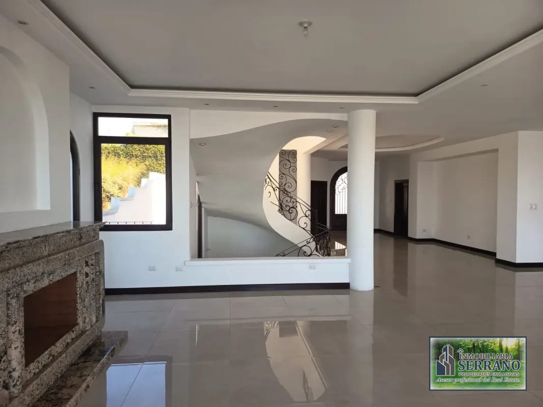 Vendo Espectacular Mansión de Lujo en Altos de Montebello. CAES. — Casa en Venta en Santa Catarina Pinula, Carretera a El Salvador, Guatemala, Ciudad — foto 13 de 17
