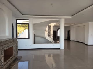 Vendo Espectacular Mansión de Lujo en Altos de Montebello. CAES. — Casa en Venta en Santa Catarina Pinula, Carretera a El Salvador, Guatemala, Ciudad — miniatura 13 de 17