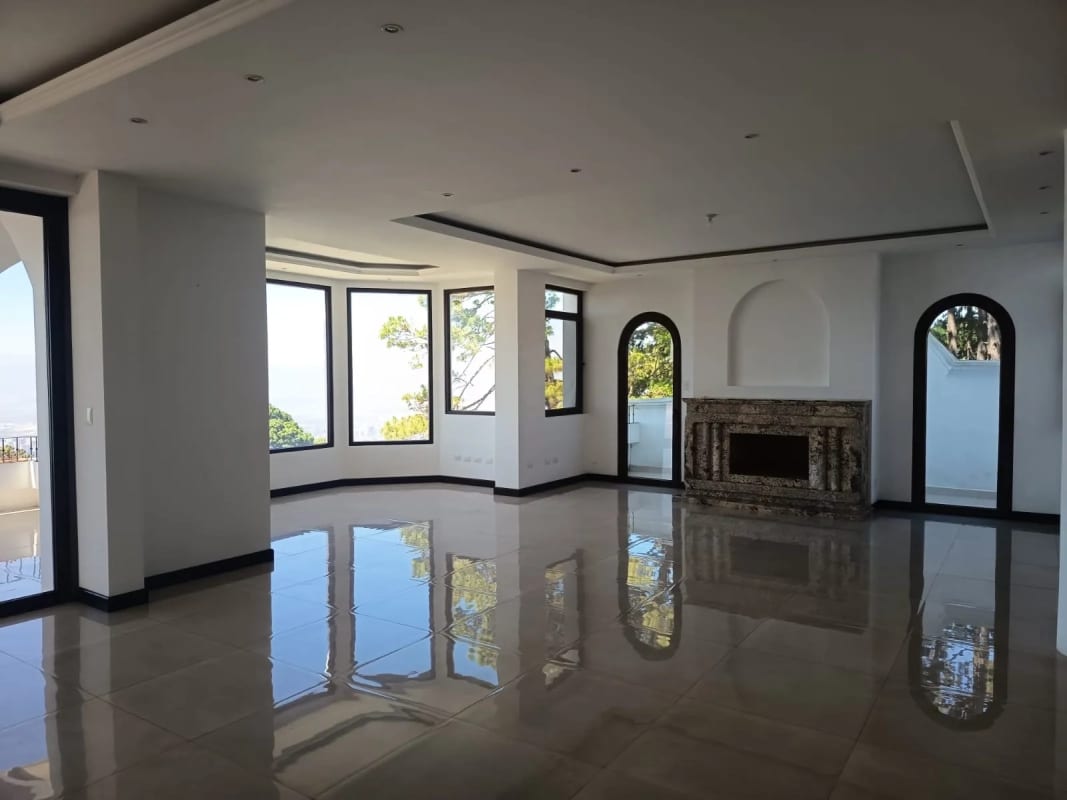 Vendo Espectacular Mansión de Lujo en Altos de Montebello. CAES. — Casa en Venta en Santa Catarina Pinula, Carretera a El Salvador, Guatemala, Ciudad — foto 11 de 17