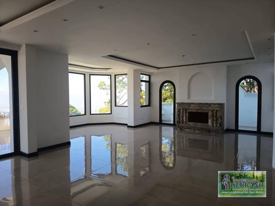 Vendo Espectacular Mansión de Lujo en Altos de Montebello. CAES. — Casa en Venta en Santa Catarina Pinula, Carretera a El Salvador, Guatemala, Ciudad — foto 11 de 17