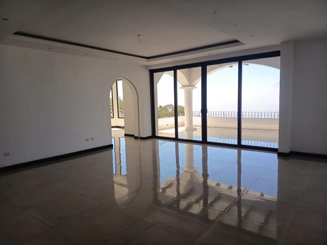 Vendo Espectacular Mansión de Lujo en Altos de Montebello. CAES. — Casa en Venta en Santa Catarina Pinula, Carretera a El Salvador, Guatemala, Ciudad — foto 10 de 17