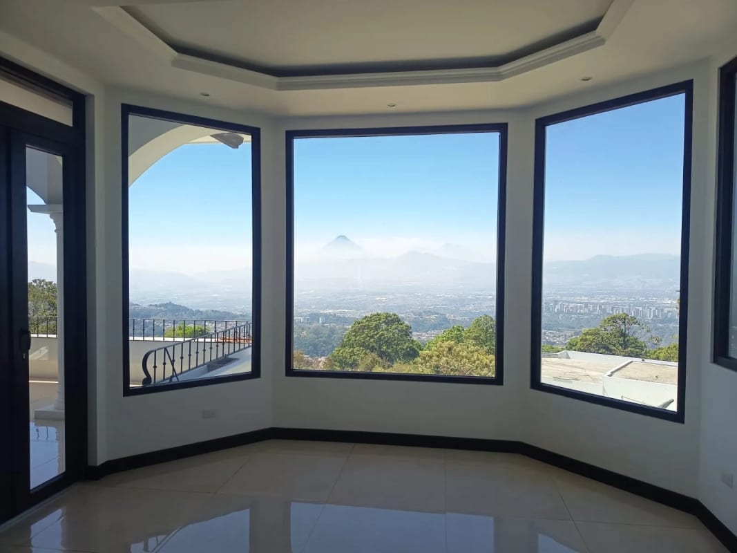 Vendo Espectacular Mansión de Lujo en Altos de Montebello. CAES. — Casa en Venta en Santa Catarina Pinula, Carretera a El Salvador, Guatemala, Ciudad — foto 8 de 17