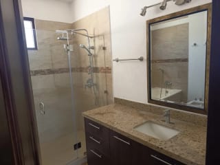 Vendo Espectacular Mansión de Lujo en Altos de Montebello. CAES. — Casa en Venta en Santa Catarina Pinula, Carretera a El Salvador, Guatemala, Ciudad — miniatura 3 de 17