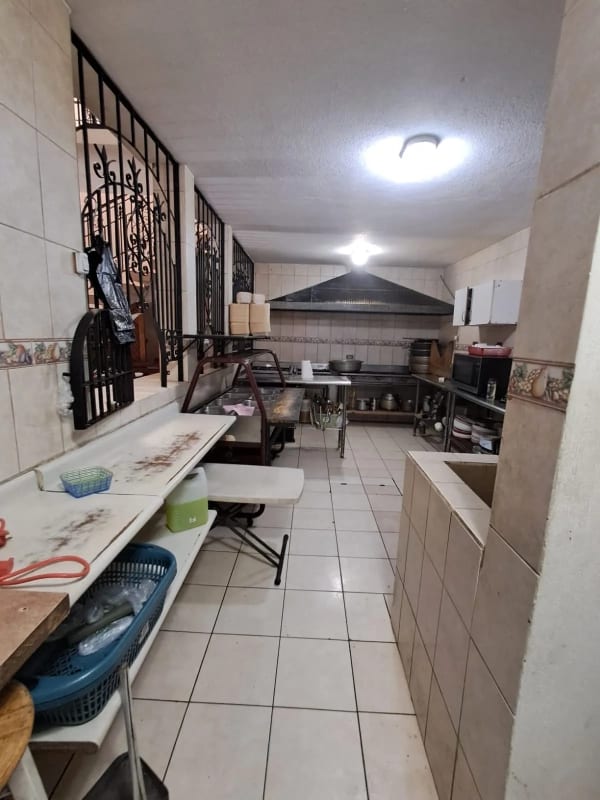 Venta de Casa para uso de Restaurante u Oficinas, Zona 1. — Casa en Venta en Zona 1, Guatemala, Ciudad — foto 1 de 16