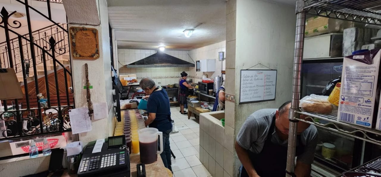 Venta de Casa para uso de Restaurante u Oficinas, Zona 1. — Casa en Venta en Zona 1, Guatemala, Ciudad — foto 4 de 16