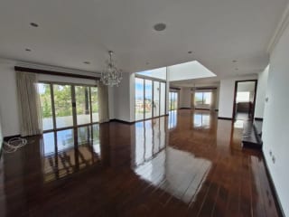 Amplia casa en Las Cumbres zona 16 — Casa en Venta en Las Cumbres, Zona 16, Guatemala, Ciudad — miniatura 1 de 17