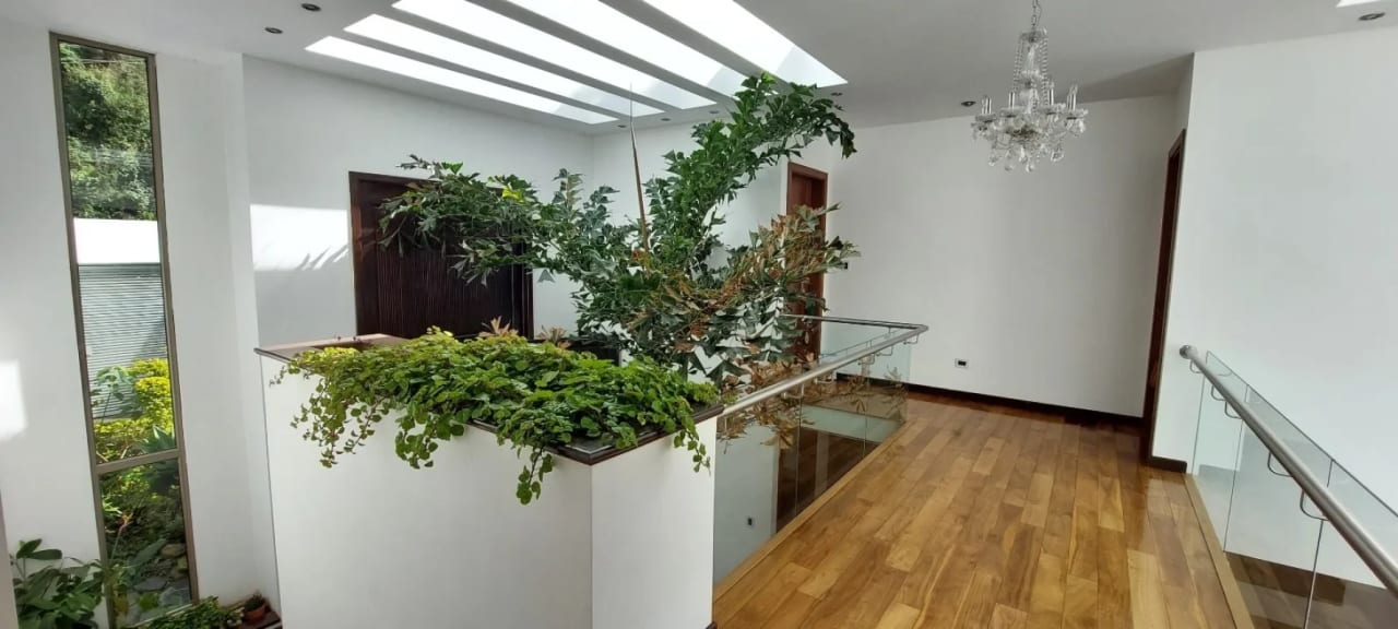 Amplia casa en Las Cumbres zona 16 — Casa en Venta en Las Cumbres, Zona 16, Guatemala, Ciudad — foto 15 de 17