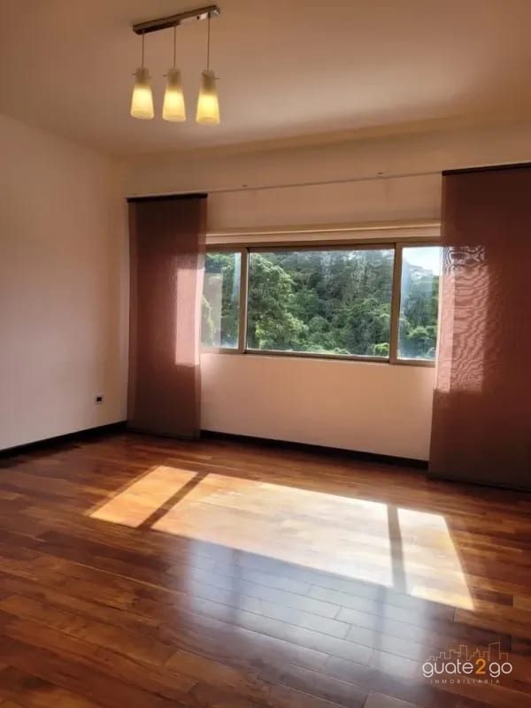Amplia casa en Las Cumbres zona 16 — Casa en Venta en Las Cumbres, Zona 16, Guatemala, Ciudad — foto 10 de 17