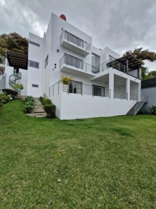 Amplia casa en Las Cumbres zona 16 — Casa en Venta en Las Cumbres, Zona 16, Guatemala, Ciudad — miniatura 3 de 17