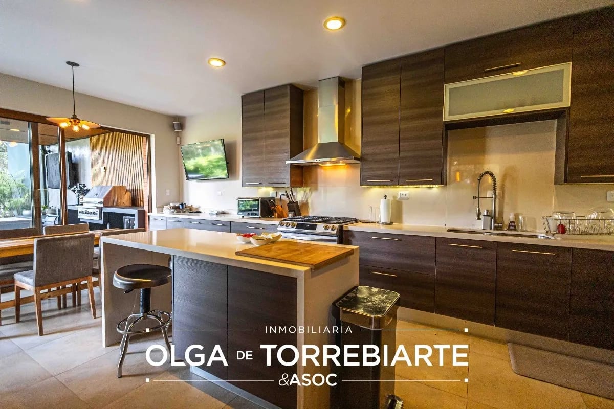 Casa en El Encanto de San Isidro, Zona 16 — Casa en Venta en Zona 16, Guatemala, Ciudad — foto 3 de 16