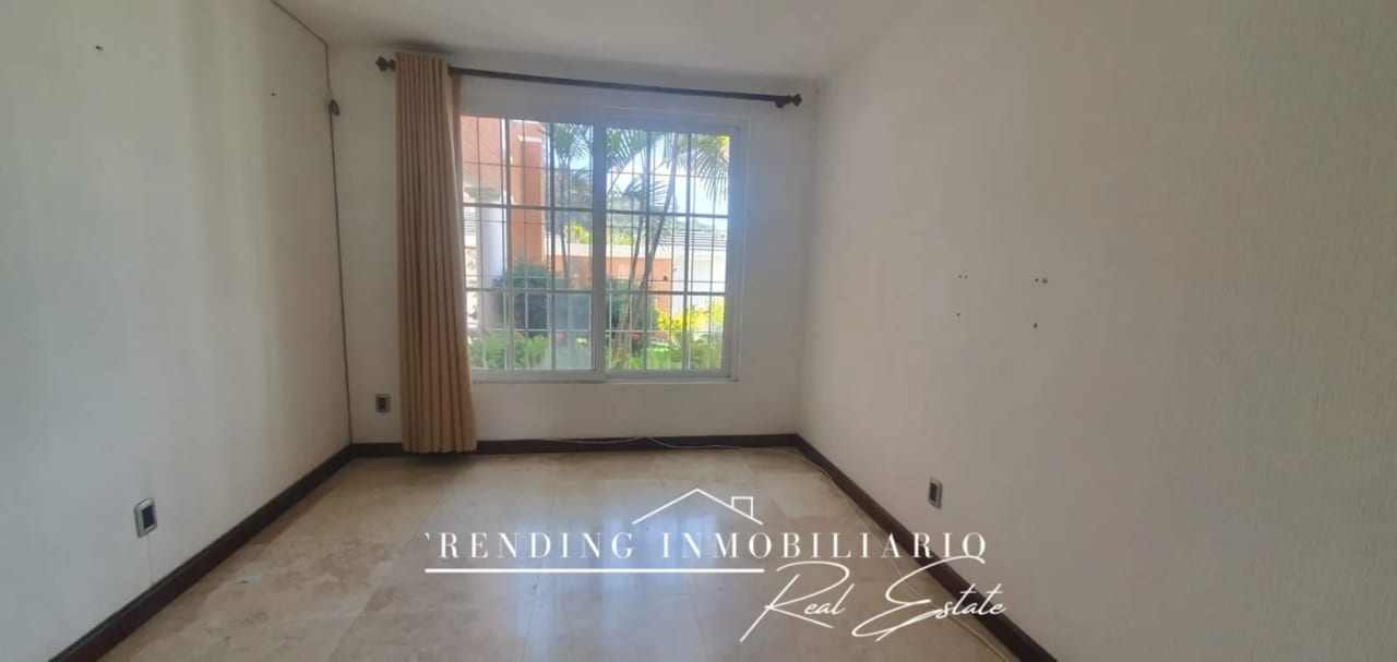 Casa en venta zona 16 La Montaña de 5 habitaciones + 6 parqueos — Casa en Venta en La Montaña, Zona 16, Guatemala, Ciudad — foto 3 de 16