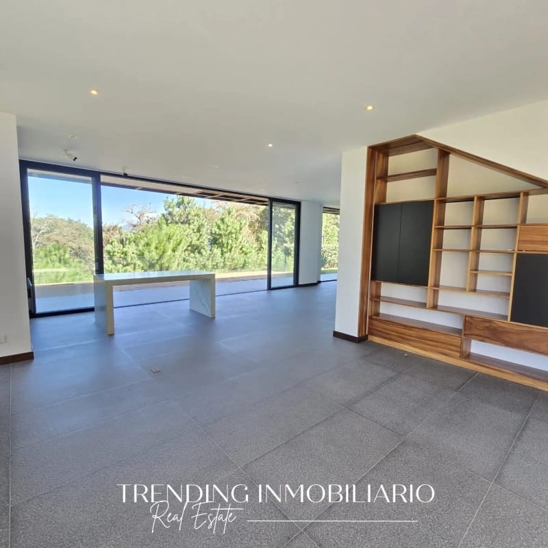 Casa en venta zona 16 Pulte Golf de 5 habitaciones + 4 parqueos — Casa en Venta en El Pulté, Zona 16, Guatemala, Ciudad — foto 1 de 17