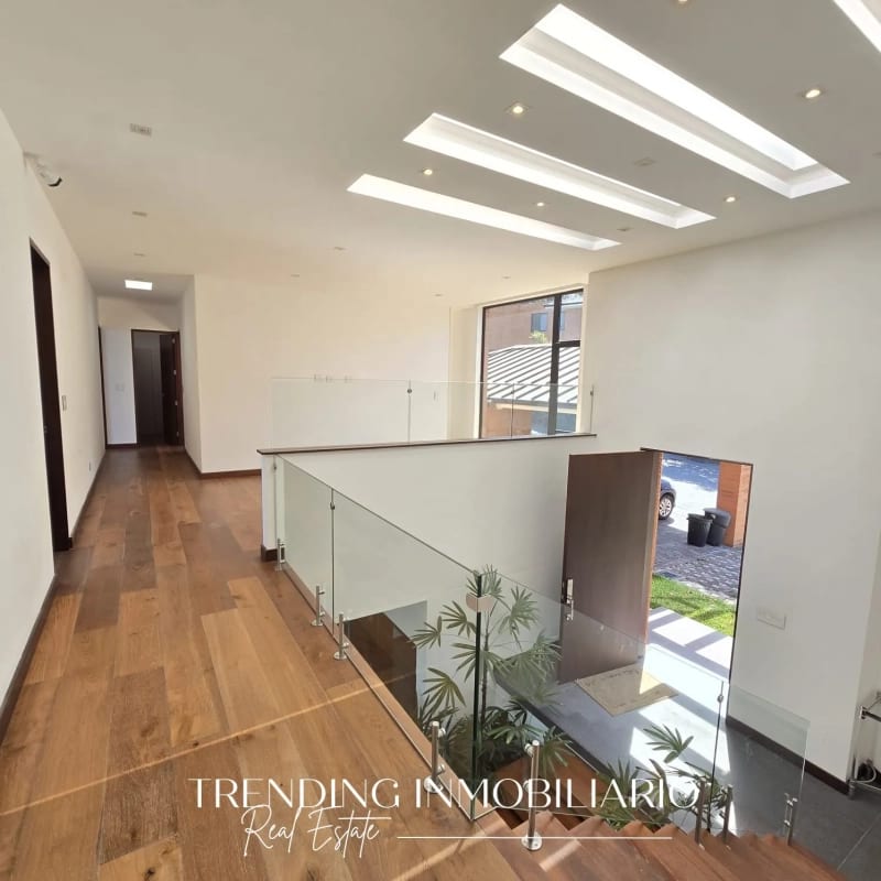 Casa en venta zona 16 Pulte Golf de 5 habitaciones + 4 parqueos — Casa en Venta en El Pulté, Zona 16, Guatemala, Ciudad — foto 3 de 17