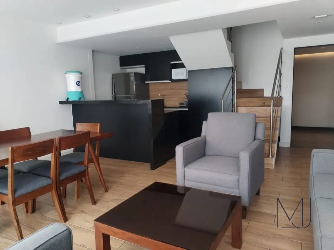 Apartamento Amueblado en Alquiler o Venta | Edificio QUO | Zona 4 | 2 niveles · 3 ha — Apartamento en Alquiler en QUO, Zona 4, Guatemala, Ciudad — foto 8 de 10