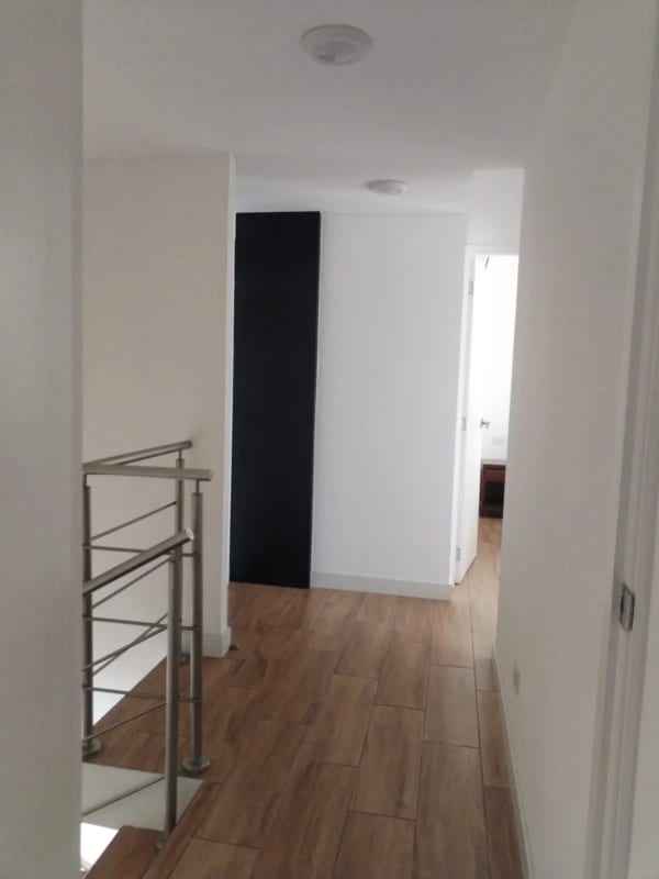 Apartamento Amueblado en Alquiler o Venta | Edificio QUO | Zona 4 | 2 niveles · 3 ha — Apartamento en Alquiler en QUO, Zona 4, Guatemala, Ciudad — foto 6 de 10