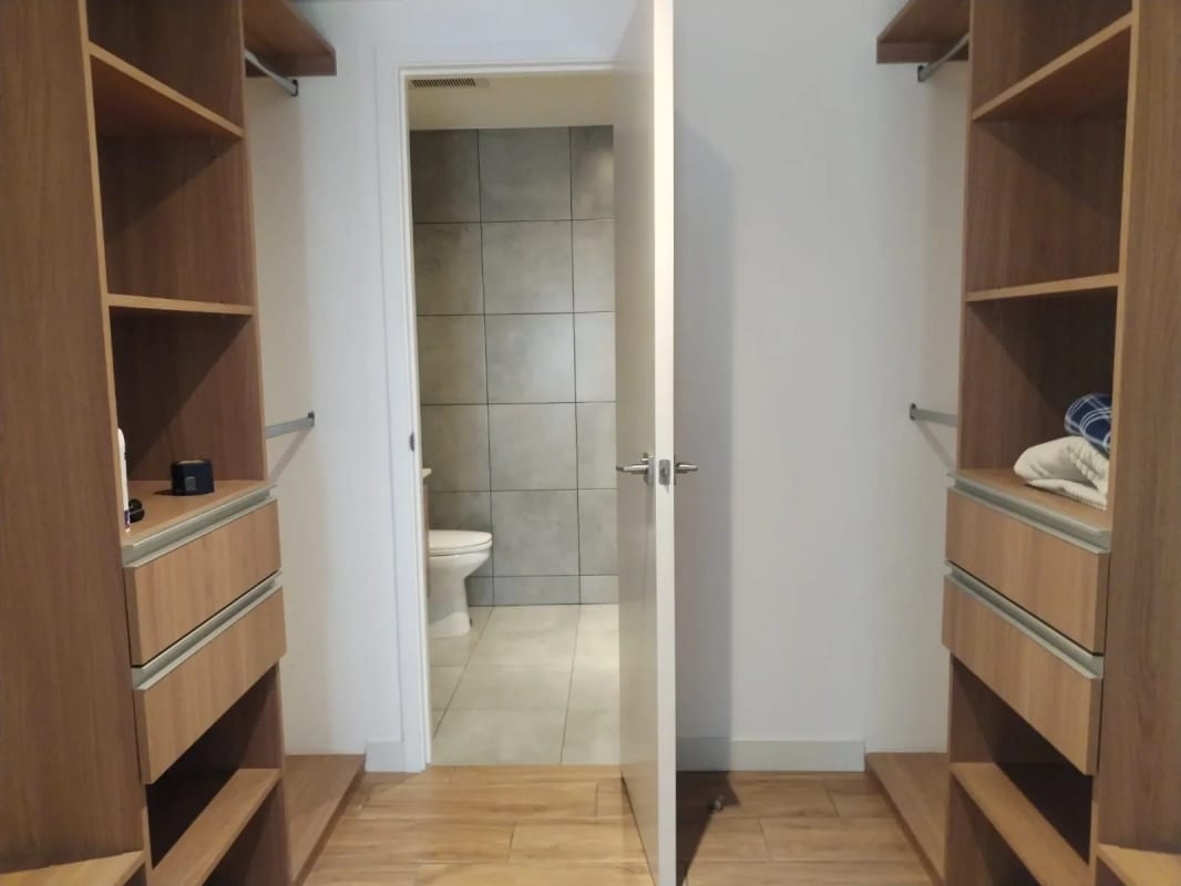 Apartamento Amueblado en Alquiler o Venta | Edificio QUO | Zona 4 | 2 niveles · 3 ha — Apartamento en Alquiler en QUO, Zona 4, Guatemala, Ciudad — foto 3 de 10