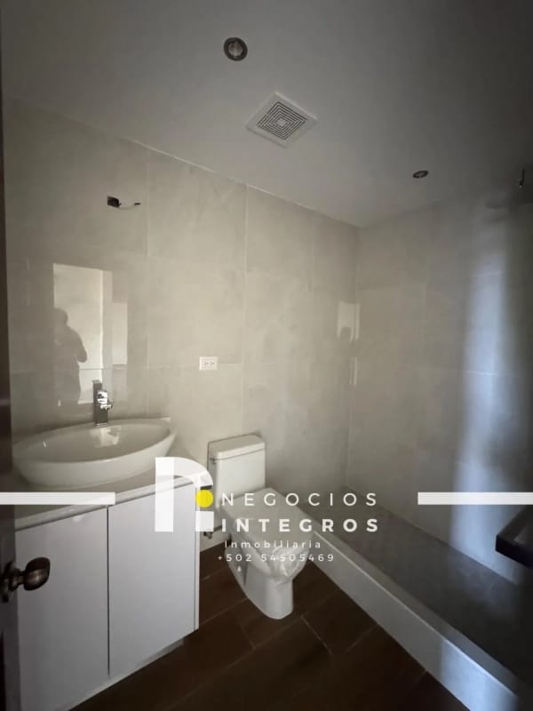 Vendo Apartamento Remodelado, Impuestos Incluidos, Milenia Oakland Z.10 — Apartamento en Venta en Milenia, Zona 10, Guatemala, Ciudad — foto 5 de 16