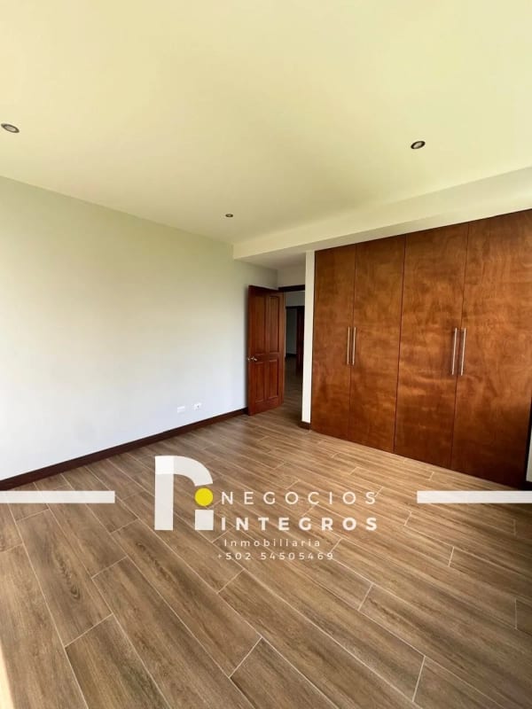 Vendo Apartamento Remodelado, Impuestos Incluidos, Milenia Oakland Z.10 — Apartamento en Venta en Milenia, Zona 10, Guatemala, Ciudad — foto 13 de 17
