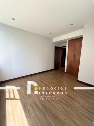 Vendo Apartamento Remodelado, Impuestos Incluidos, Milenia Oakland Z.10 — Apartamento en Venta en Milenia, Zona 10, Guatemala, Ciudad — miniatura 11 de 17