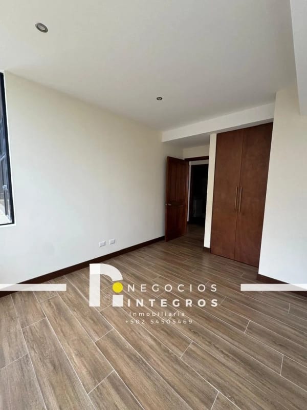 Vendo Apartamento Remodelado, Impuestos Incluidos, Milenia Oakland Z.10 — Apartamento en Venta en Milenia, Zona 10, Guatemala, Ciudad — foto 15 de 17