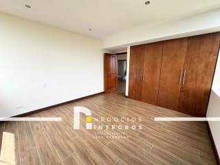 Vendo Apartamento Remodelado, Impuestos Incluidos, Milenia Oakland Z.10 — Apartamento en Venta en Milenia, Zona 10, Guatemala, Ciudad — miniatura 7 de 17