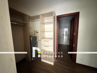 Vendo Apartamento Remodelado, Impuestos Incluidos, Milenia Oakland Z.10 — Apartamento en Venta en Milenia, Zona 10, Guatemala, Ciudad — miniatura 5 de 17
