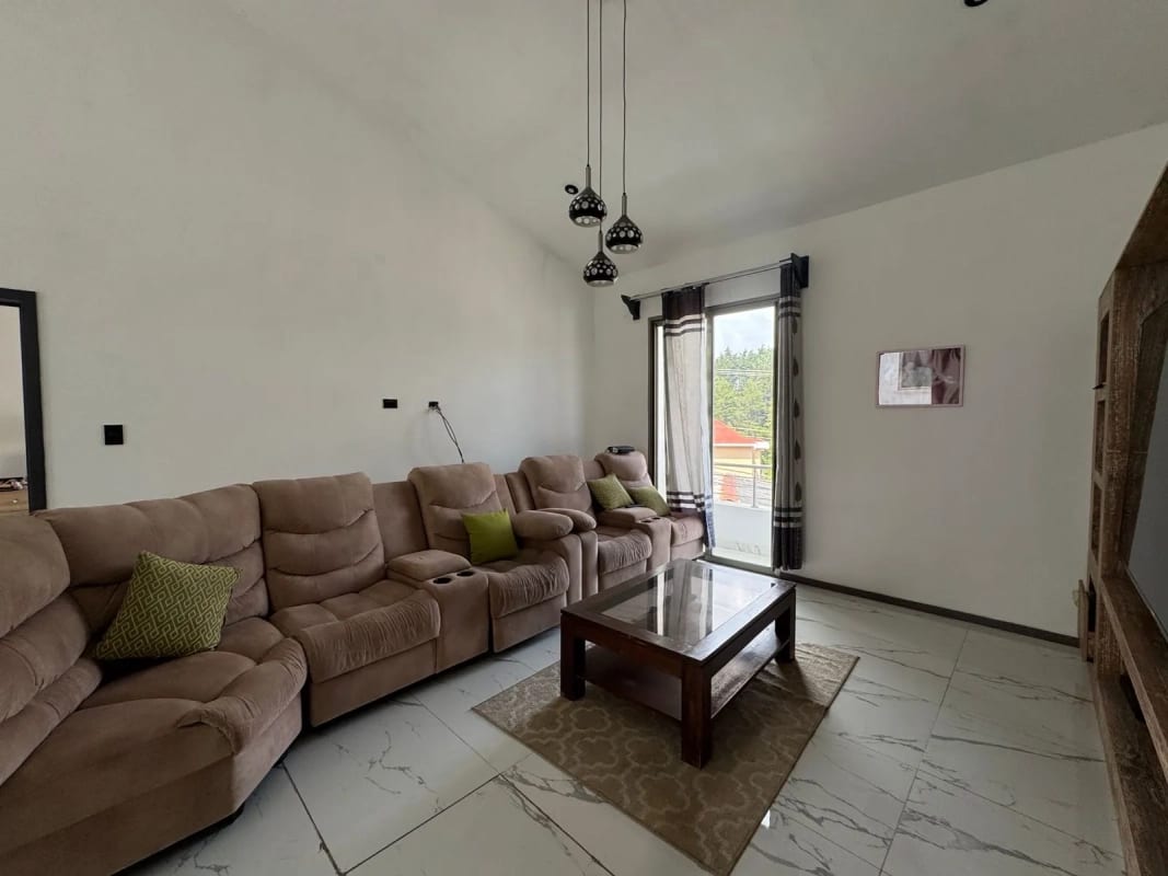 Vendo linda y amplia casa en Terravista CAES — Casa en Venta en Terravista, Carretera a El Salvador, Guatemala, Ciudad — foto 4 de 17