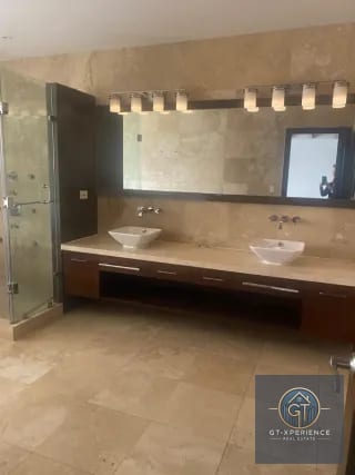 Espectacular apartamento en zona 14, nivel completo — Apartamento en Venta en Zona 14, Guatemala, Ciudad — miniatura 6 de 14