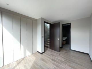 Casa Venta Nueva KM 9 CAES Frente a Hotel Hilton 317 MTS2 , 4 Dormitorios, Desniveles, $715,000 Opción a Renta $2,900 — Casa en Venta en Carretera a El Salvador, Guatemala, Ciudad — miniatura 3 de 13