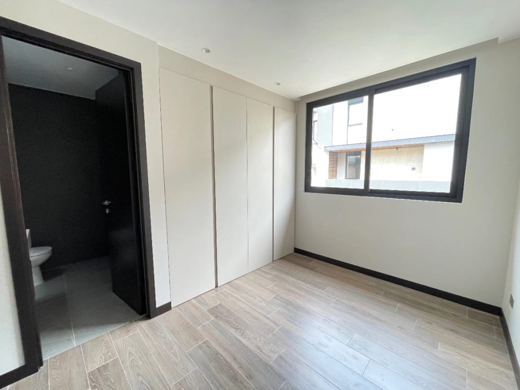 Casa Venta Nueva KM 9 CAES Frente a Hotel Hilton 317 MTS2 , 4 Dormitorios, Desniveles, $715,000 Opción a Renta $2,900 — Casa en Venta en Carretera a El Salvador, Guatemala, Ciudad — foto 4 de 13