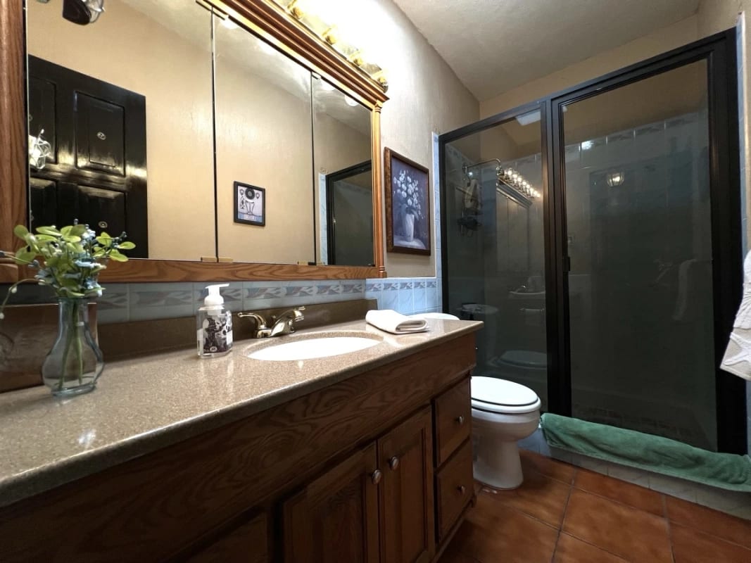 Venta amplia casa estilo Mediterráneo en San Cristóbal, Zona 8 Mixco — Casa en Venta en Zona 8 Mixco, Guatemala, Ciudad — foto 9 de 15