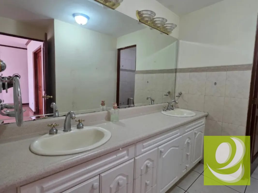 Apartamento en Venta en Castellar zona 10 cdad — Apartamento en Venta en Zona 10, Guatemala, Ciudad — foto 5 de 13