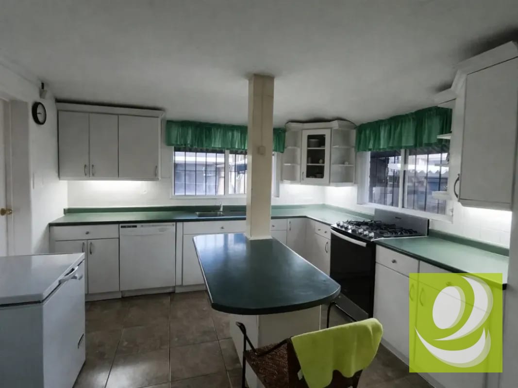 Casa en Venta en Acatán zona 16 cdad — Casa en Venta en Acatan, Altos de Narbona, Zona 16, Guatemala, Ciudad — foto 4 de 10