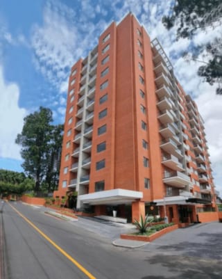Apartamento en renta LUCCA zona 14 — Apartamento en Alquiler en Zona 14, Guatemala, Ciudad — miniatura 1 de 16