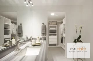 En Renta Apartamentos de esquina zona 10 — Apartamento en Alquiler en Lucca, Zona 10, Guatemala, Ciudad — miniatura 2 de 9