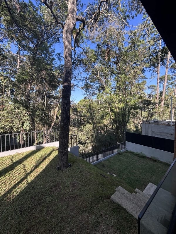 Venta de preciosa casa en Legado del Bosque con doble acceso por santa Rosalía y zona 16 — Casa en Venta en Bellas Luces, Santa Catarina Pinula, Guatemala, Ciudad — foto 4 de 4