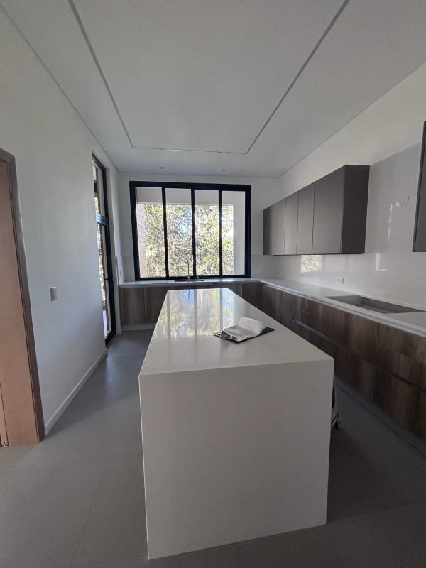 Venta de preciosa casa en Legado del Bosque con doble acceso por santa Rosalía y zona 16 — Casa en Venta en Bellas Luces, Santa Catarina Pinula, Guatemala, Ciudad — foto 3 de 4